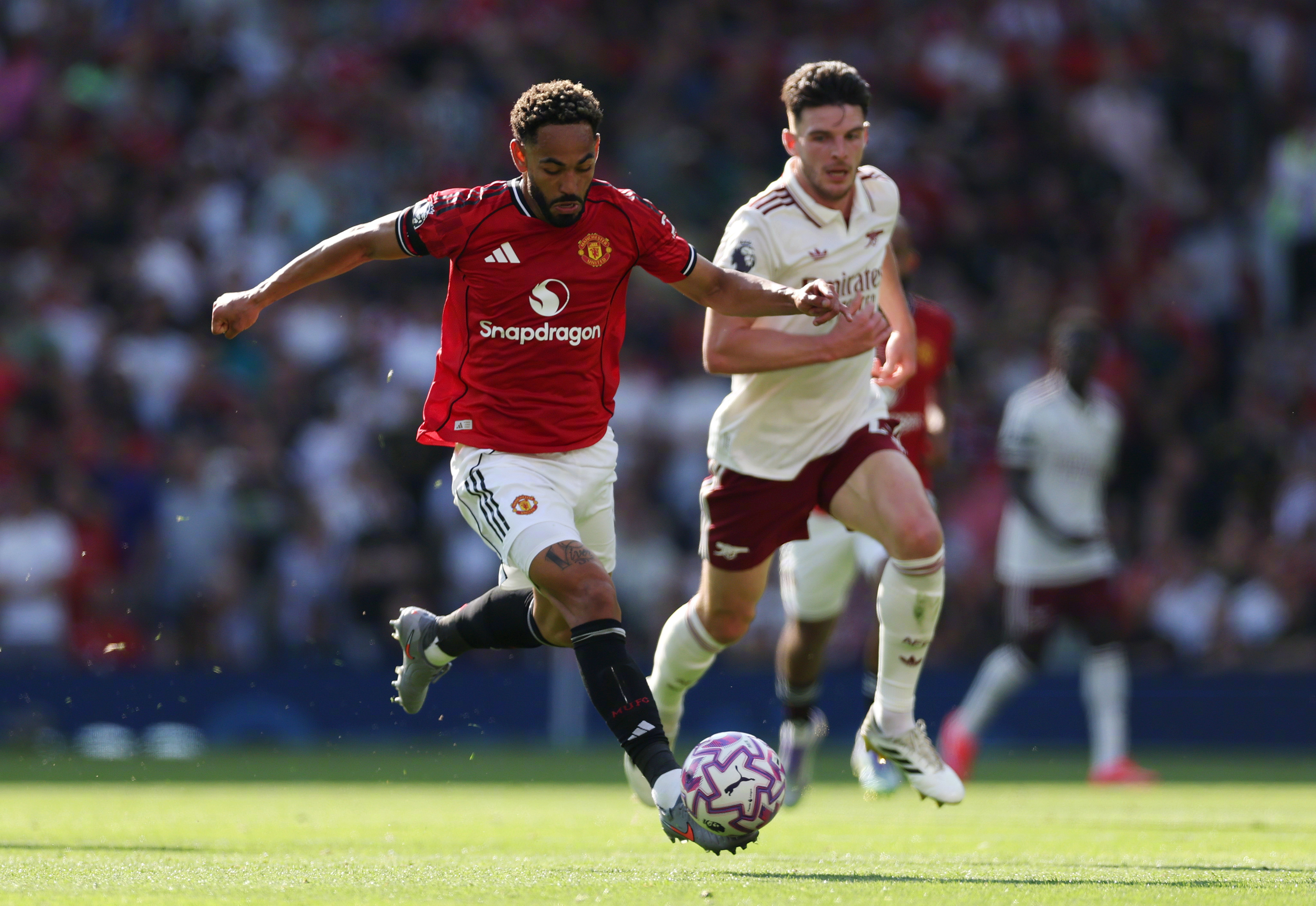 九州体育-阿森纳主场遭遇惨败，球迷唏嘘不已